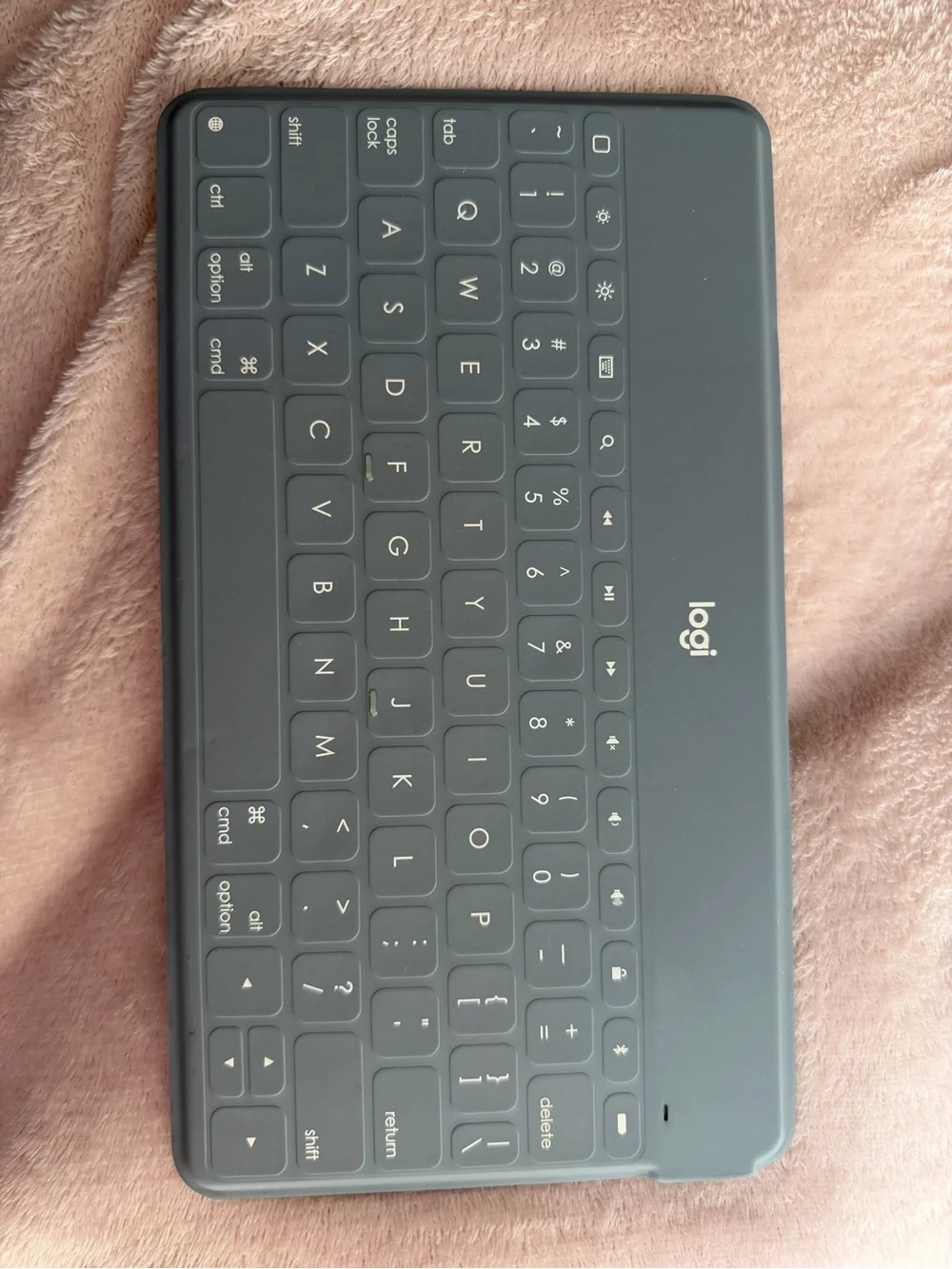 Logitech Slim Bluetooth Tablet Keyboard Case - Charcoal Gray